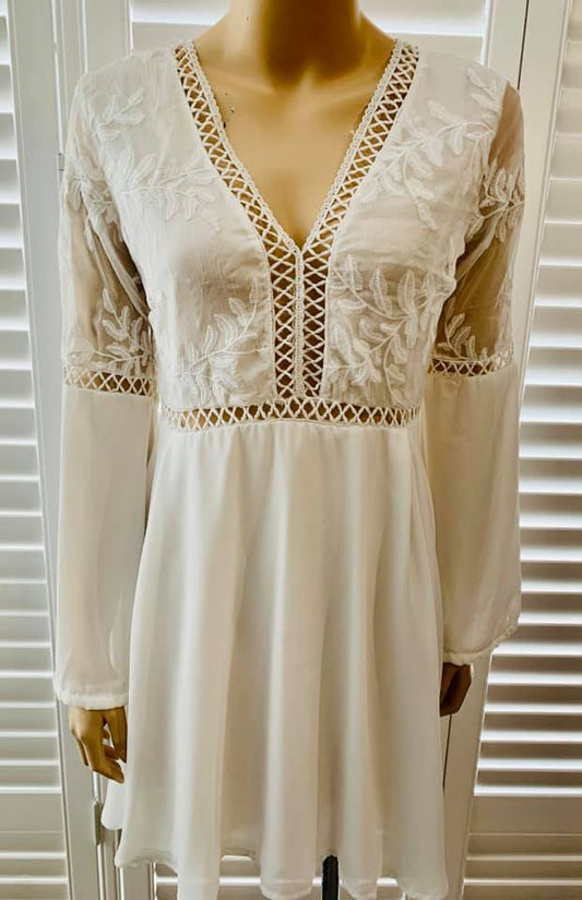 Lucy Couture Embroidered White Mini Dress size M